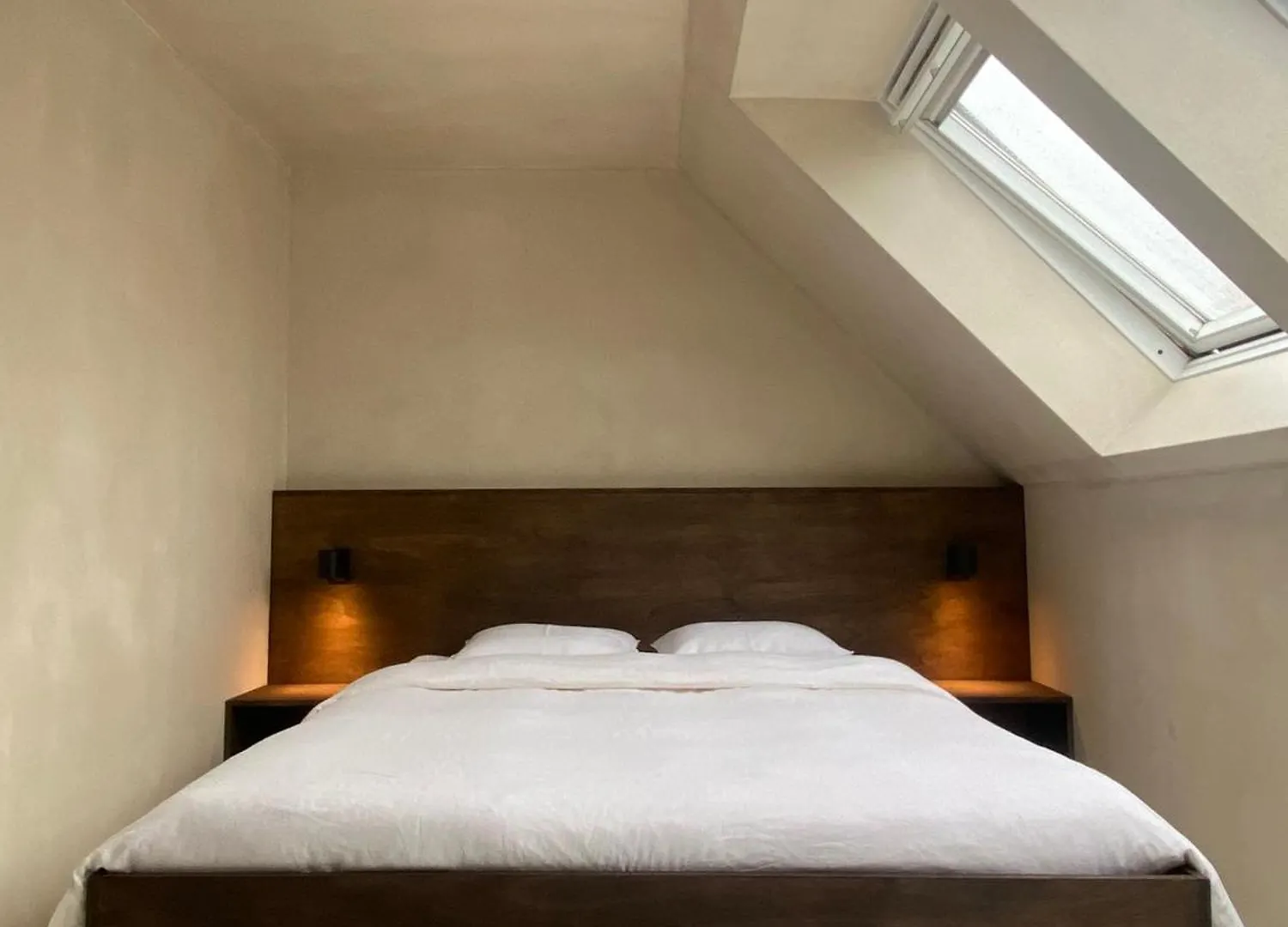 Edville Studio Ghent 0*,